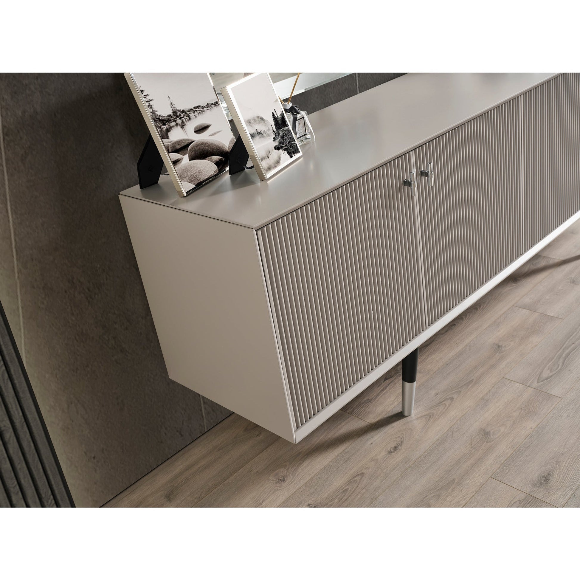 Acelya Skänk med Spegel - LINE Furniture Group